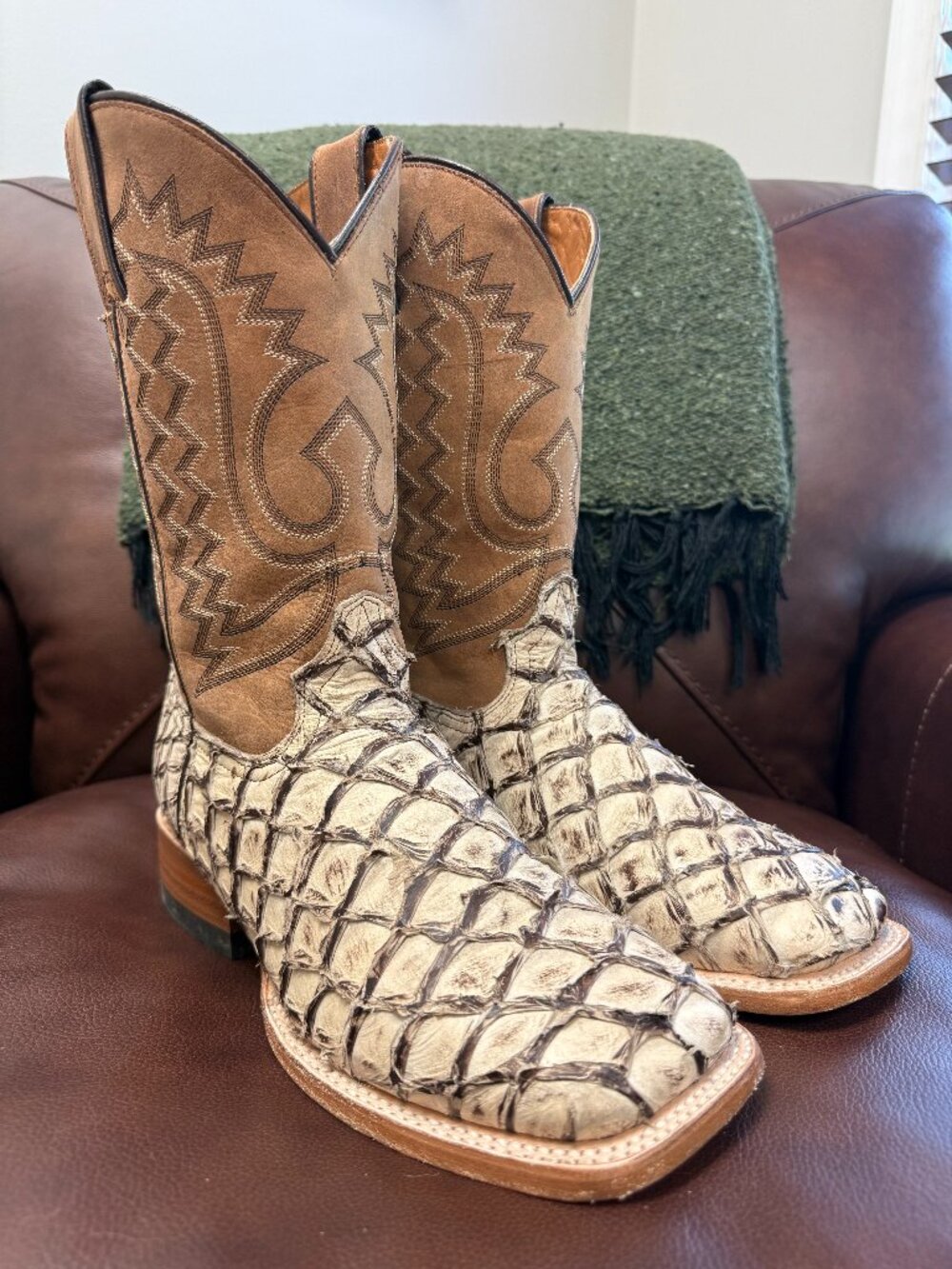 ALFA Men’s 8D Genuine Pirarucu Fish Cowboy Boots Natural Ivory Exotic